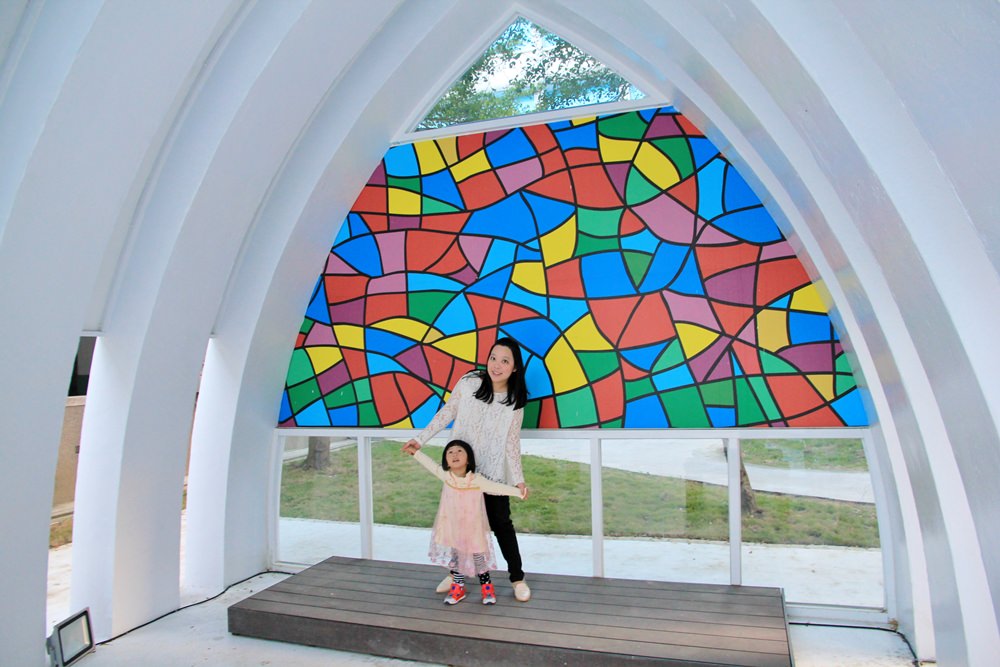 台中新景點 | 霧峰圖書館縮小版水晶教堂，台中IG景點美拍耍浪漫約會聖地~