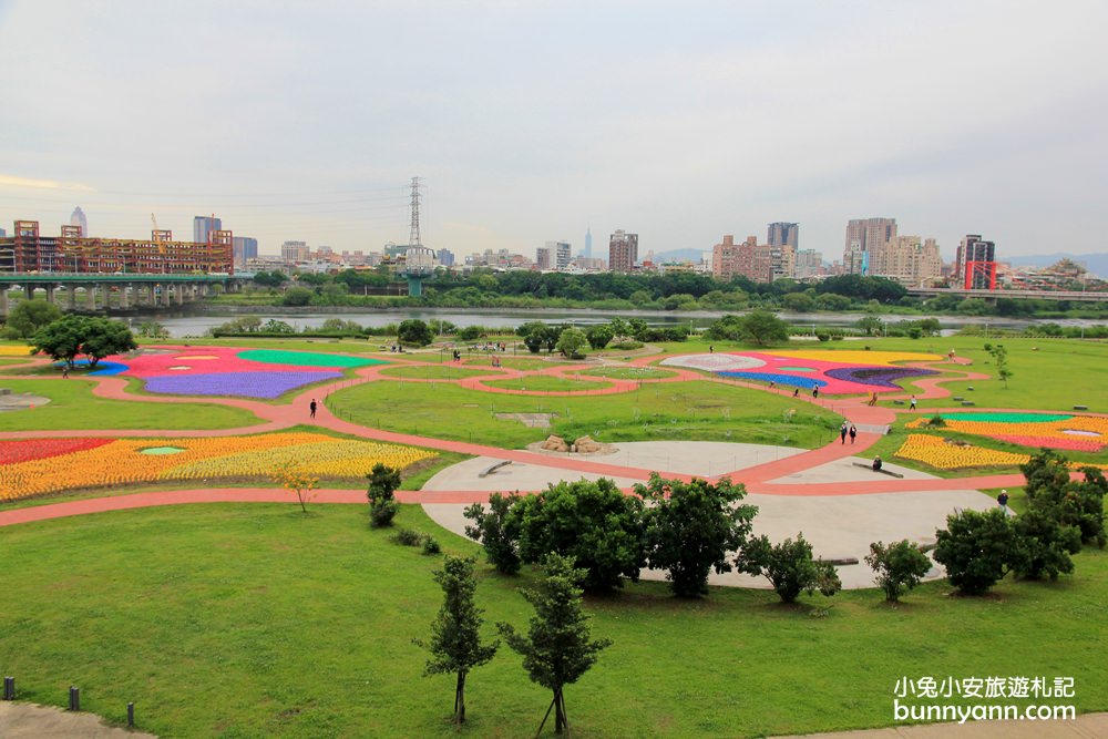 板橋新約會點 | 江翠礫間水岸蝴蝶公園，走進浪漫星空隧道、九萬隻風車組的夢幻大地景色！