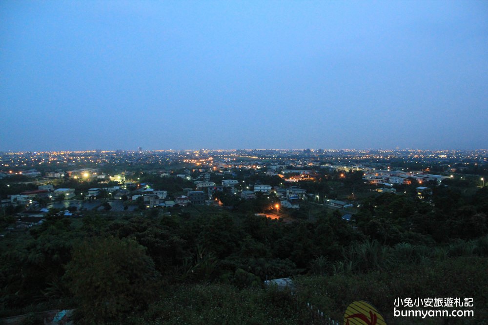 宜蘭新景點 | 兔子迷宮夜景景觀餐廳，夢幻城市夜景、飛行天空步道、粉紅樹屋全在這!