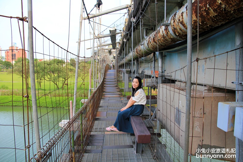 宜蘭景點 | 漂浮！慶和橋津梅棧道，打卡廢棄工業風長廊，橋下河濱大草原隨你奔跑~