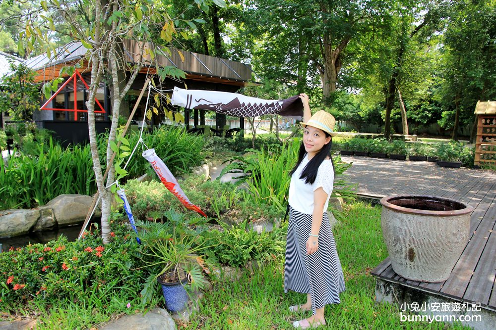 南投埔里景點》鳥居喫茶食堂，快閃拍兩層樓道地超大鳥居、日本擂鼓與巨人手掌超震撼～