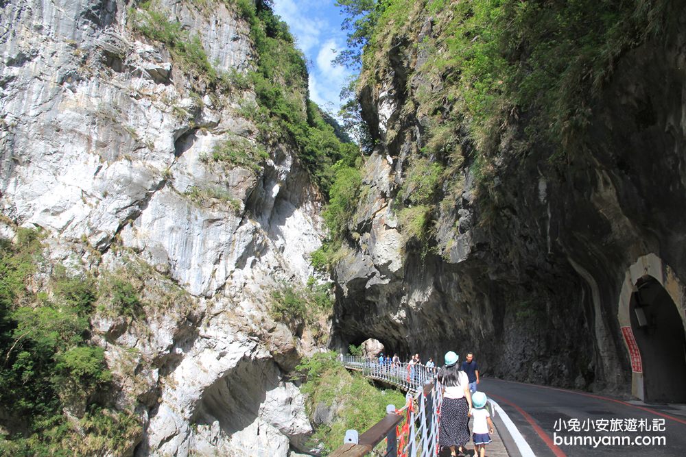 花蓮中橫絕美景點太魯閣燕子口步道，鬼斧神工大峽谷景色!!