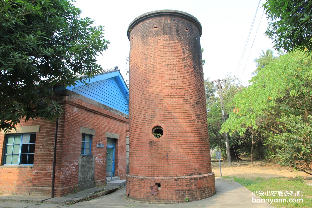 高雄景點》鳳山無線電信所，美拍軍營堡壘廢墟風，膽小者請結伴同行～