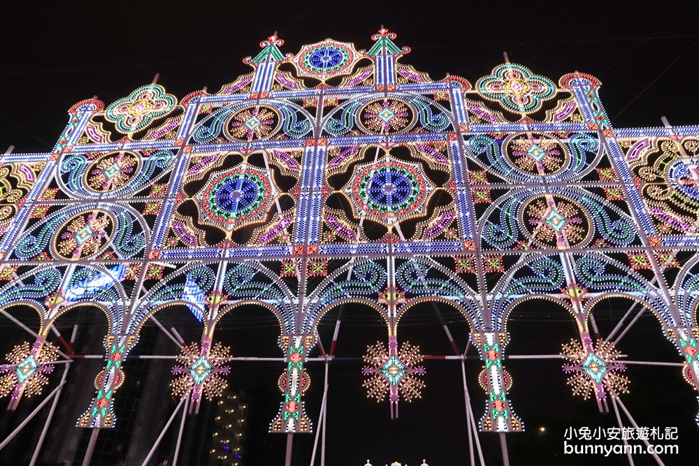 台北光雕節》Luminarie光之饗宴，台北最絕美光廊與夢幻教堂光雕，超美夜晚就在這~