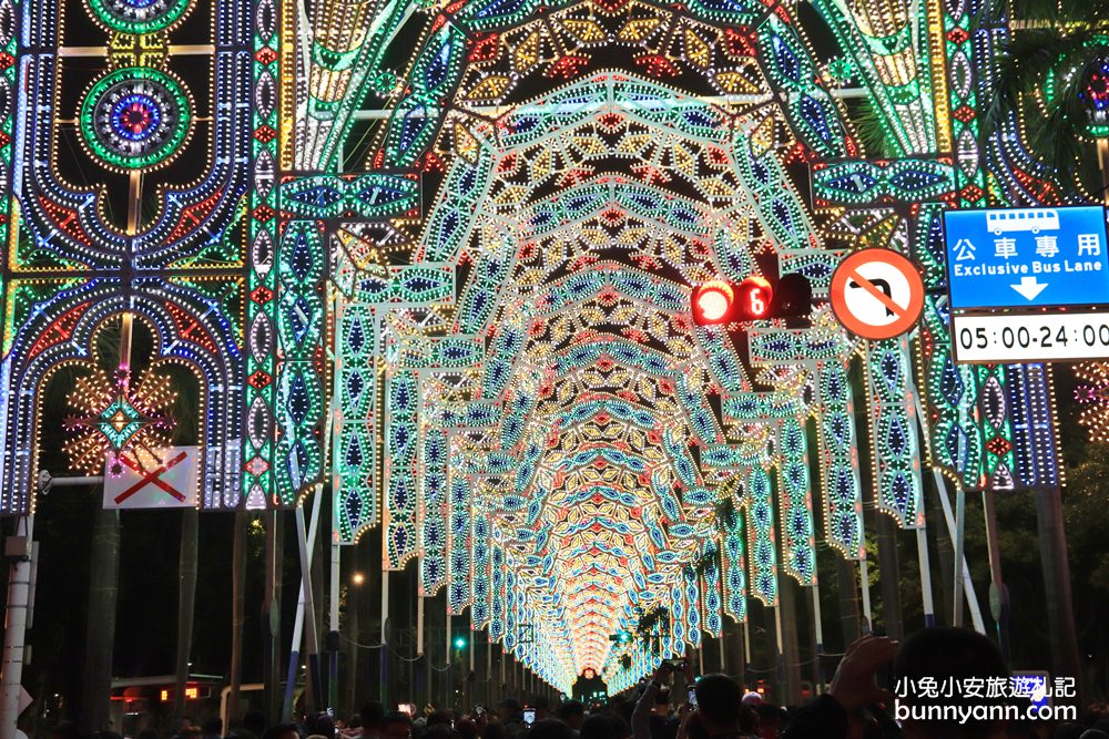 台北光雕節》Luminarie光之饗宴，台北最絕美光廊與夢幻教堂光雕，超美夜晚就在這~