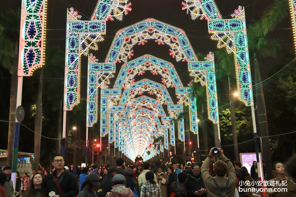 台北光雕節》Luminarie光之饗宴，台北最絕美光廊與夢幻教堂光雕，超美夜晚就在這~