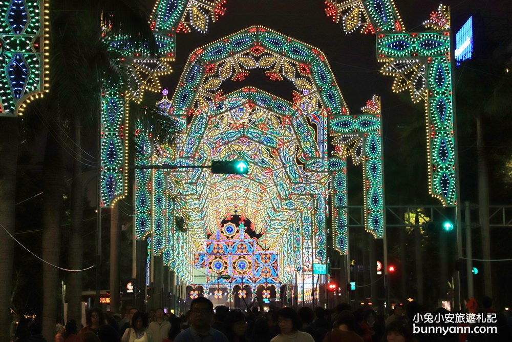 台北光雕節》Luminarie光之饗宴，台北最絕美光廊與夢幻教堂光雕，超美夜晚就在這~