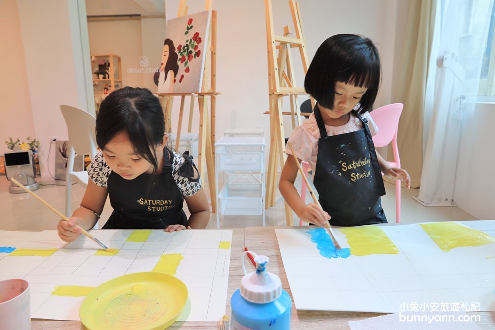 基隆景點》星期六畫室，親子動手繪畫，玩出繽紛色彩創意～
