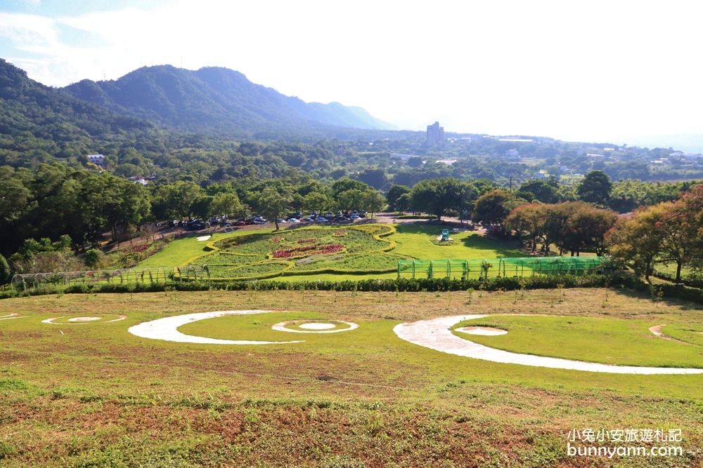 桃園景點》大溪花海農場，神秘復活島摩艾石像，全新優雅英國館秘密花園登場~