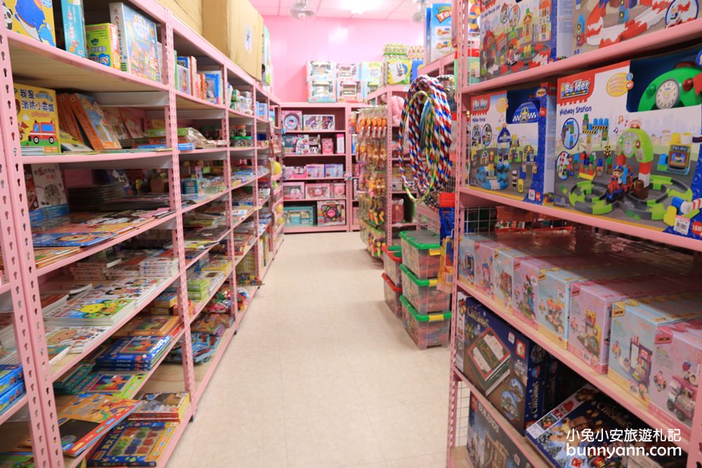 玩具店》亞細亞toys桃園店，交換禮物、聖誕採買上萬件商品買到瘋！