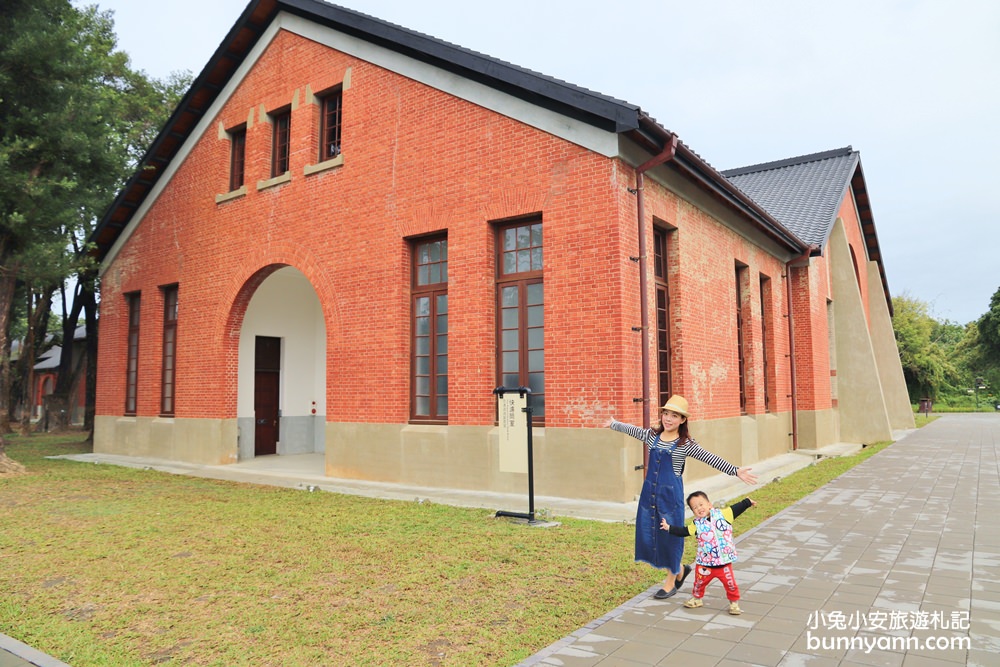 台南景點》台南水道博物館，暢玩戲水池和水道咖啡館，歐洲工業風打卡場景超美！