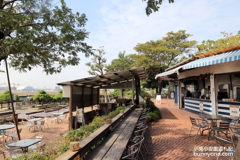 高雄景點》旅人野餐秘密基地！全新長頸鹿沙坑溜滑梯與動物親子園，隱藏在城市裡的後花園～