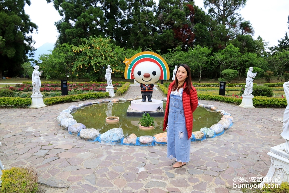 南投景點》清境農場小瑞士花園，精彩水舞秀、水上教堂，美麗天空花園