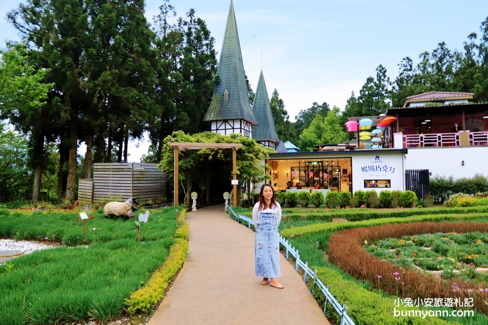 南投景點》清境農場小瑞士花園，精彩水舞秀、水上教堂，美麗天空花園