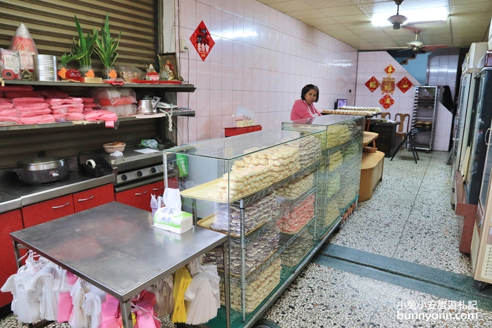 惠豐麵包店｜網路熱門的奶油小點心，埔里浮誇版巨大台式馬卡龍