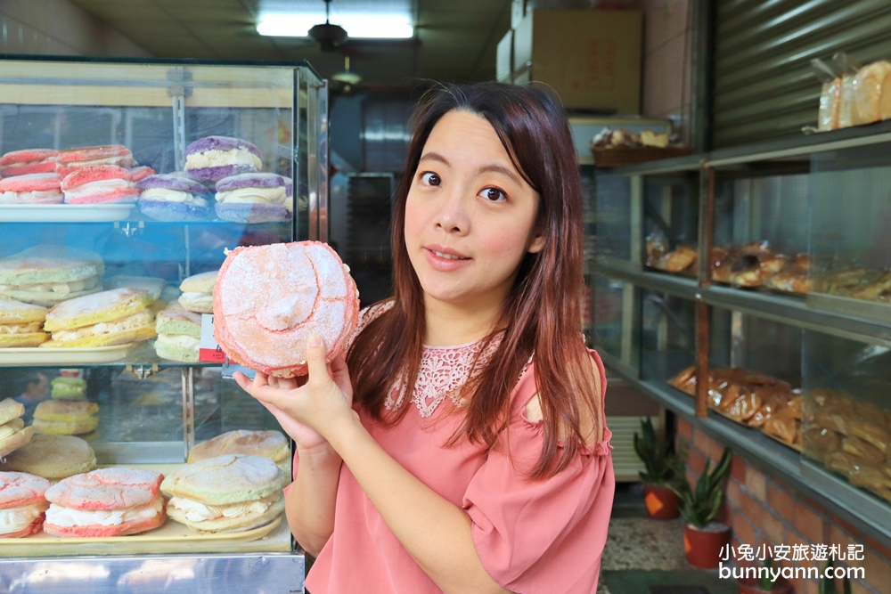 惠豐麵包店｜網路熱門的奶油小點心，埔里浮誇版巨大台式馬卡龍