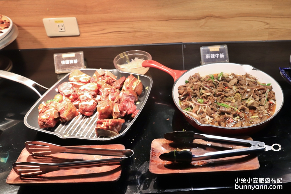 台南美食》饗麻饗辣聚餐最狂選擇！食物種類超多麻辣鍋物店，冰淇淋、螃蟹、現切優質肉片，快糾團來吃一檔～