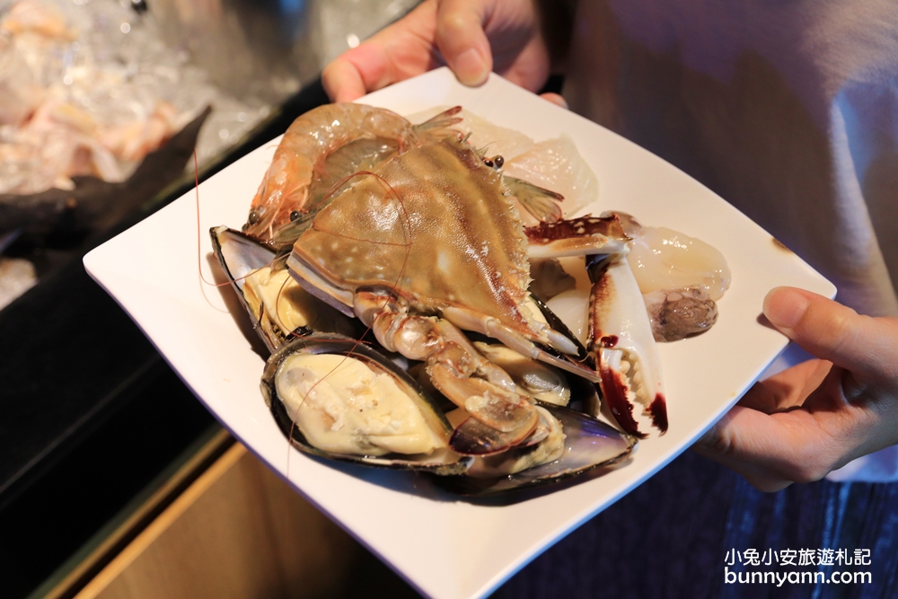 台南美食》饗麻饗辣聚餐最狂選擇！食物種類超多麻辣鍋物店，冰淇淋、螃蟹、現切優質肉片，快糾團來吃一檔～