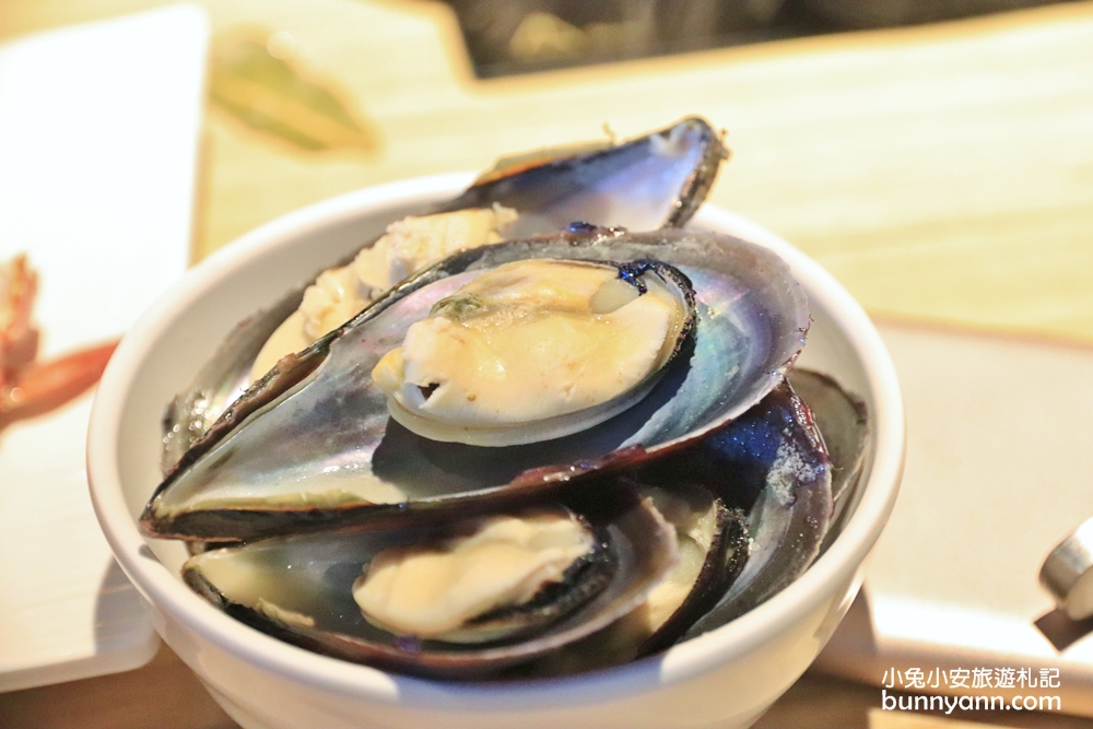 台南美食》饗麻饗辣聚餐最狂選擇！食物種類超多麻辣鍋物店，冰淇淋、螃蟹、現切優質肉片，快糾團來吃一檔～