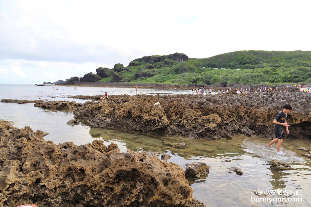 墾丁玩水推薦小巴里島岩，享受清澈沁涼海水(停車介紹)