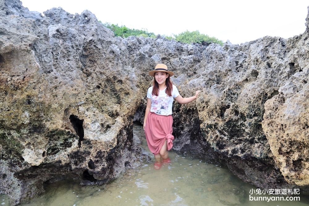 墾丁玩水推薦小巴里島岩，享受清澈沁涼海水(停車介紹)