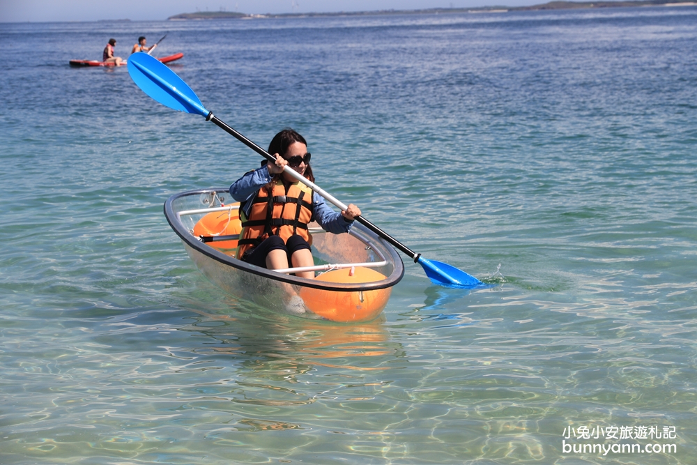 澎湖景點「龍蝦島」抓龍蝦吃泡麵，澎澎灘透明獨木舟一日遊。