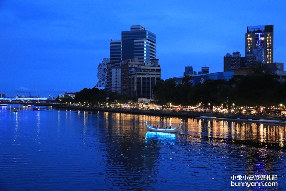 高雄愛河必訪》貢多拉船，美到微醺的愛河畔夜景(船票優惠)