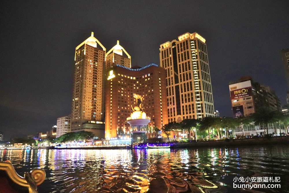 高雄愛河必訪》貢多拉船，美到微醺的愛河畔夜景(船票優惠)