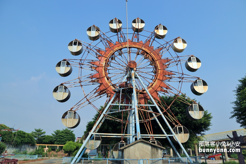 台中石頭公園，公園靈異傳說，勇闖廢棄摩天輪、太空列車探險去