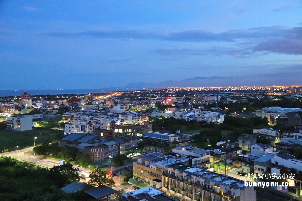 宜蘭住宿》你會一直想要住在這，頭城好日子海景住所，泡美人湯遠眺城市夜景超療癒～