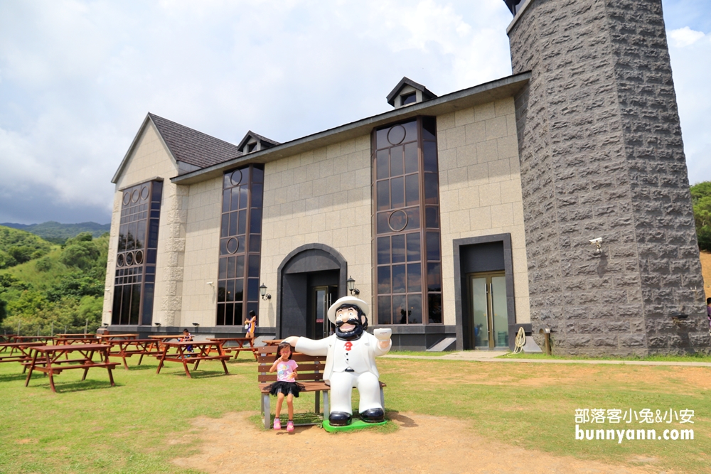 宜蘭金車伯朗咖啡城堡一館二館，可以看海跟龜山島的伯朗咖啡館!!