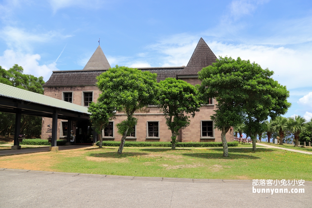 宜蘭金車伯朗咖啡城堡一館二館，可以看海跟龜山島的伯朗咖啡館!!