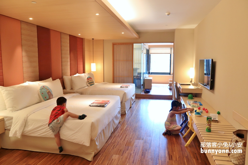 1.亞太飯店，台北溫泉飯店室內有泳池