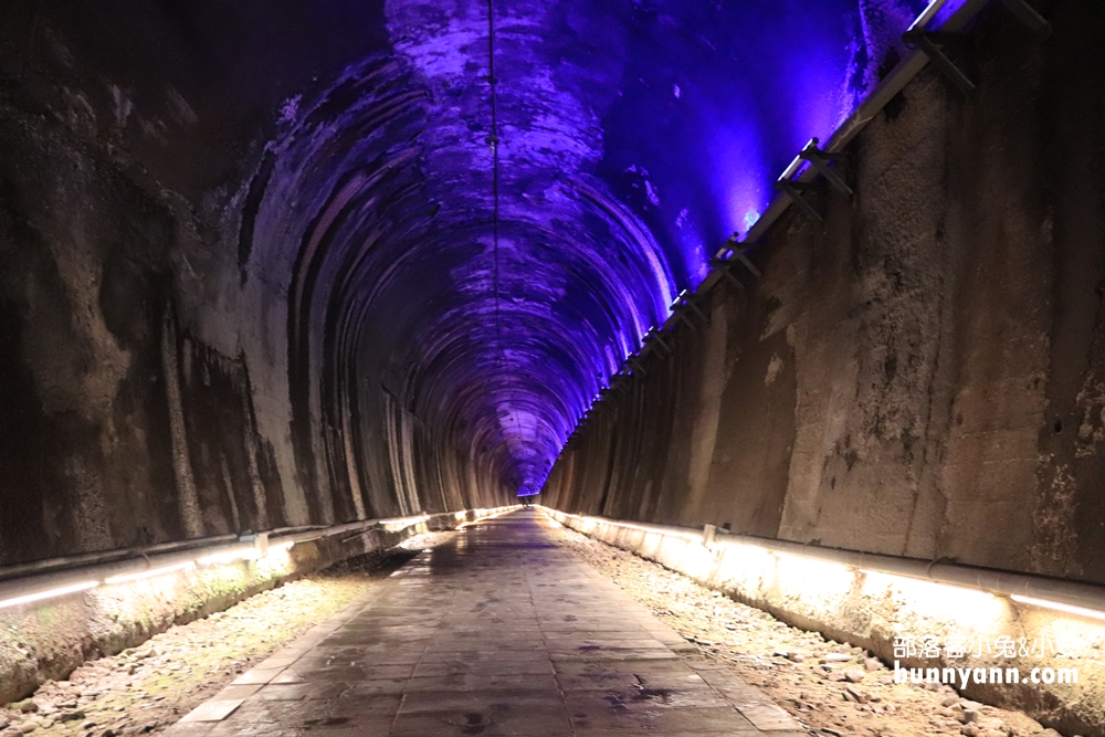 《功維敘隧道》繽紛燈光秀！復古火車頭、夢幻隧道，周末全家人一起來走走
