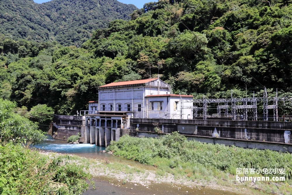 2024新北烏來景點一日遊，來去烏來老街吃美食搭台車賞瀑布