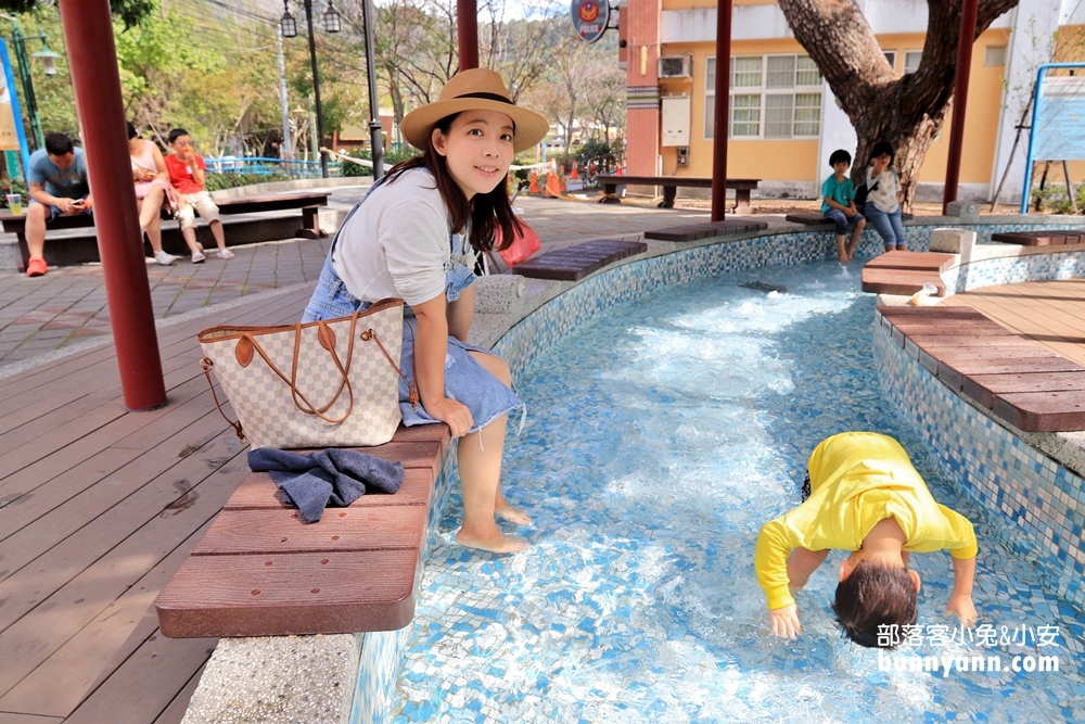 【台中】谷關溫泉公園，無料戶外溫泉美人足湯，泡完皮膚滑溜溜