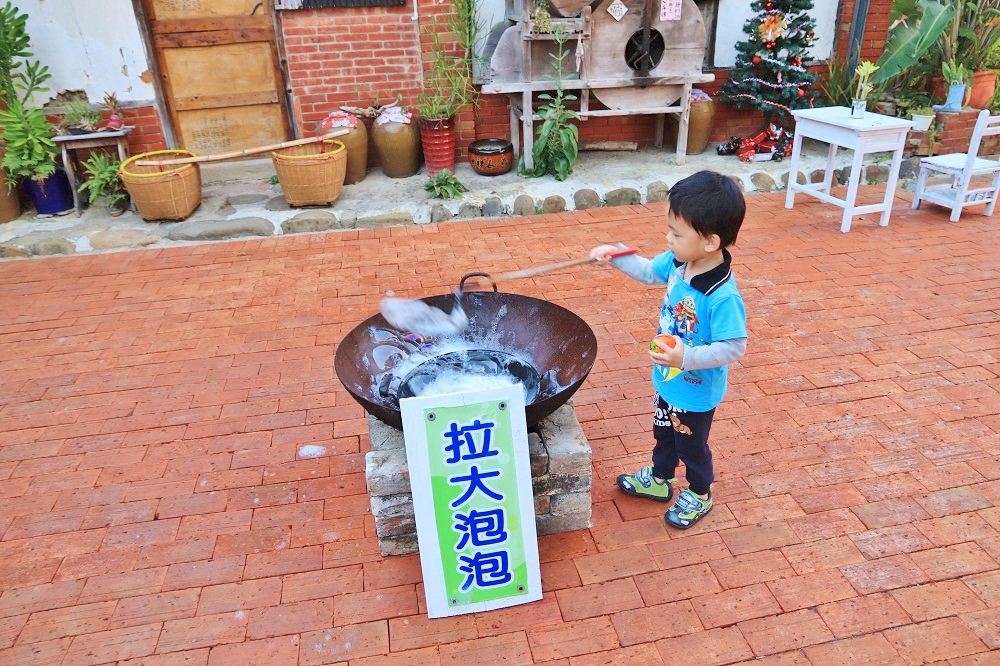 苗栗》銅板價！1739陳年舊事食藝館，恐怖鬼屋、英雄裝扮，古早童玩和柑仔店好好玩，準備筆記衝一波!