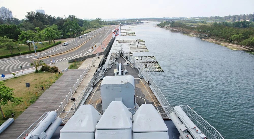 台南景點推薦》安平定情碼頭德陽艦園區(德陽軍艦)，全台首個軍艦博物館。 @小兔小安*旅遊札記