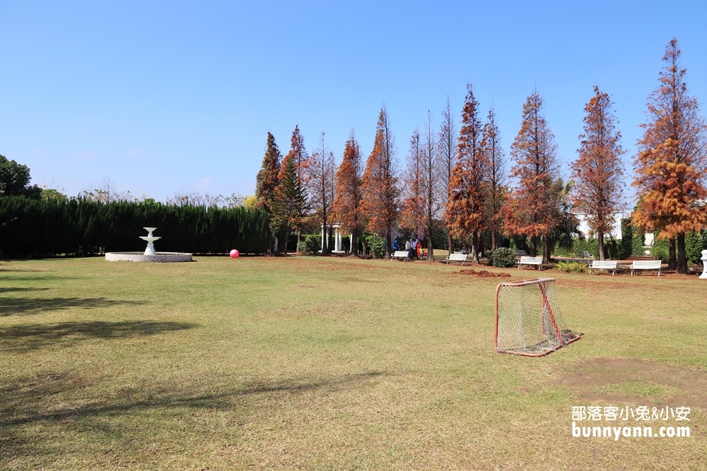 彰化還有「探索迷宮歐式莊園」沒玩到，花園迷宮、親子沙坑好有趣