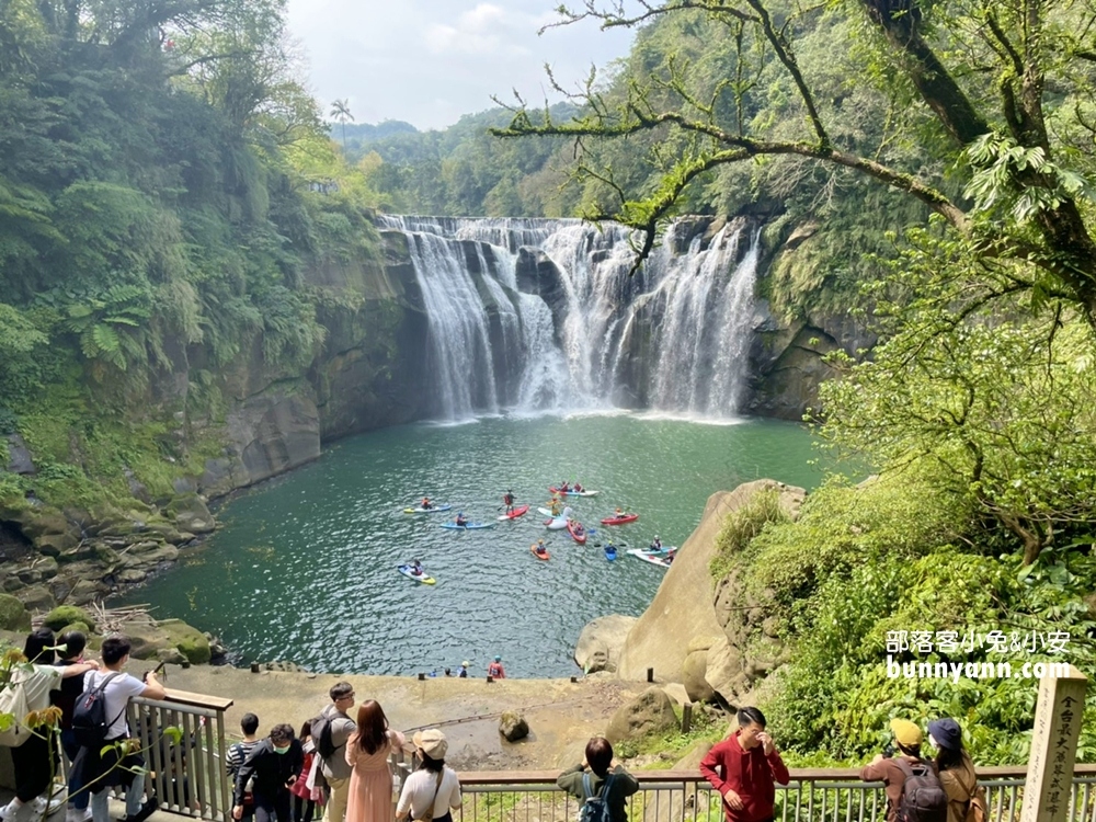 新北推薦「十分瀑布」超美台版尼加拉瀑布，環境、停車、步道一打收集。