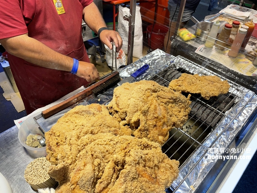 台東觀光夜市，正氣路夜市美食攻略，阿鋐炸雞、烤肉刈包、蚵仔煎吃到爽