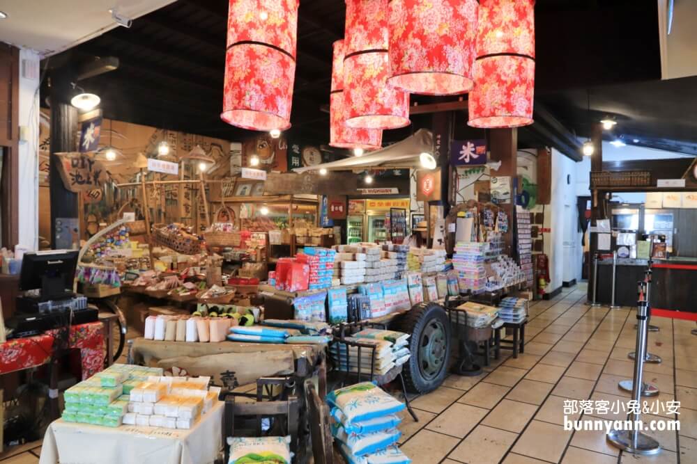 悟饕池上飯包文化故事館｜坐復古車廂吃鐵路便當真棒