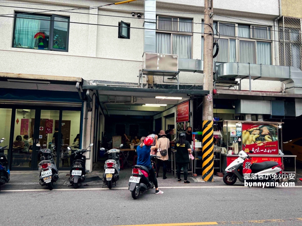 福建街香腸｜花蓮生意最好的大腸包小腸，50年老店