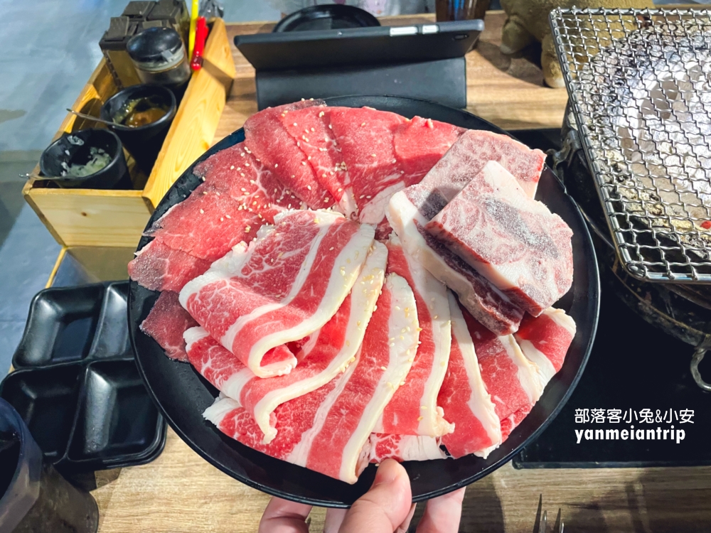 【月桂燒肉】基隆燒肉吃到飽推薦，加價獨享三款啤酒喝到飽。