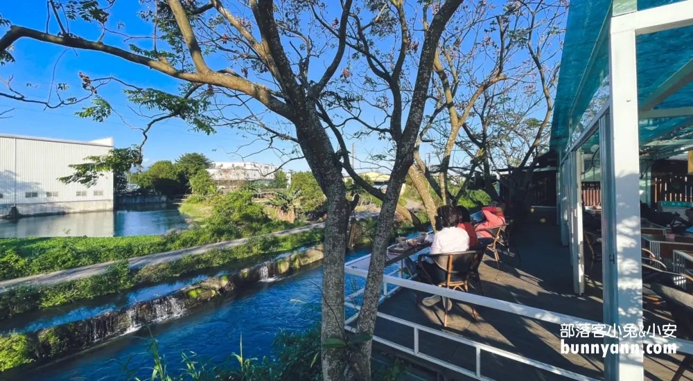 宜蘭「北后寺聽水咖啡」溪畔秘境咖啡店，菜單、停車、環境全攻略。