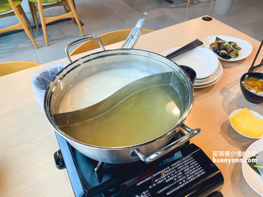 2024【安永心食館】好玩披薩DIY，體驗激流泛舟體感遊戲，海鮮火鍋真好吃。