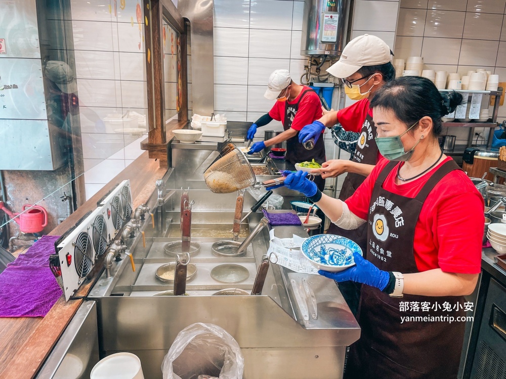 羅東【上品佑食堂】羅東平價美食推薦邪惡炸蛋魯肉飯必吃