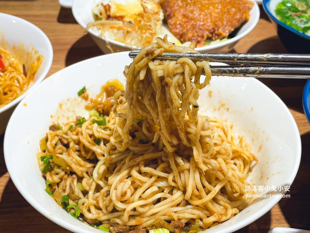 羅東【上品佑食堂】羅東平價美食推薦邪惡炸蛋魯肉飯必吃