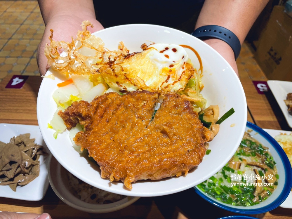 羅東【上品佑食堂】羅東平價美食推薦邪惡炸蛋魯肉飯必吃