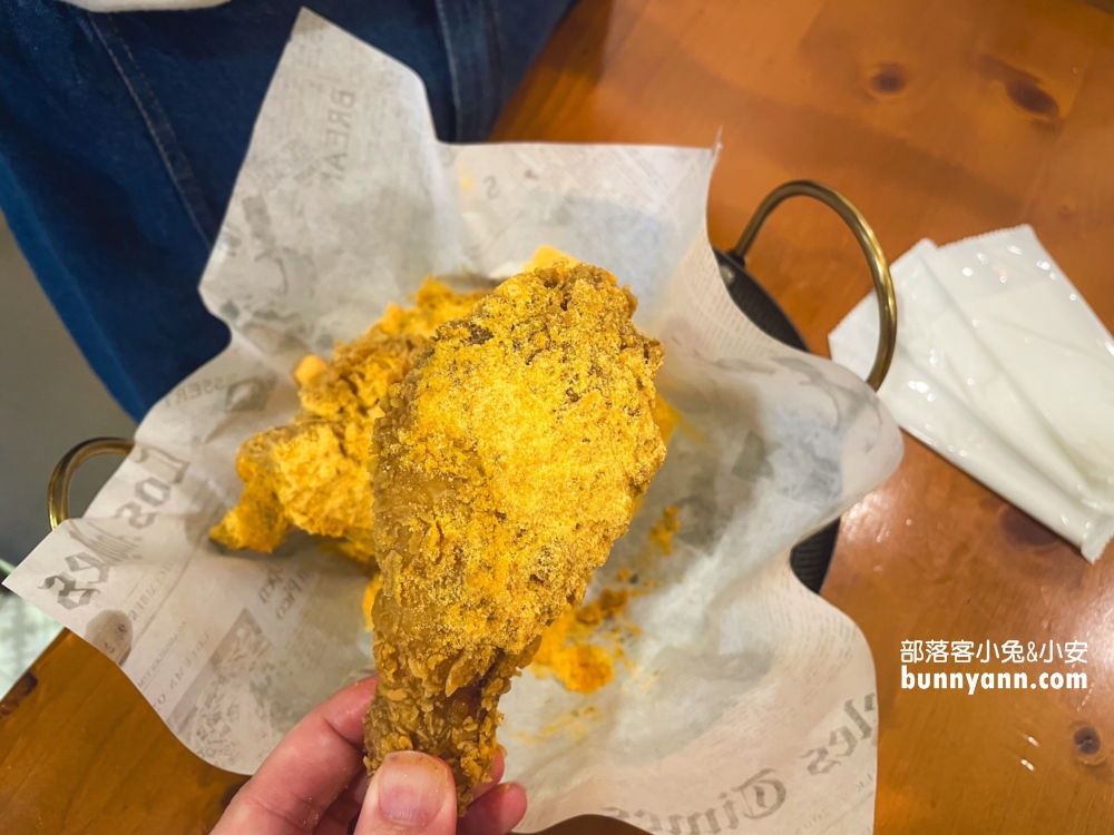 基隆美食推薦》一燔歐姆蛋咖哩、炸雞，隱藏版咖哩飯專賣店。